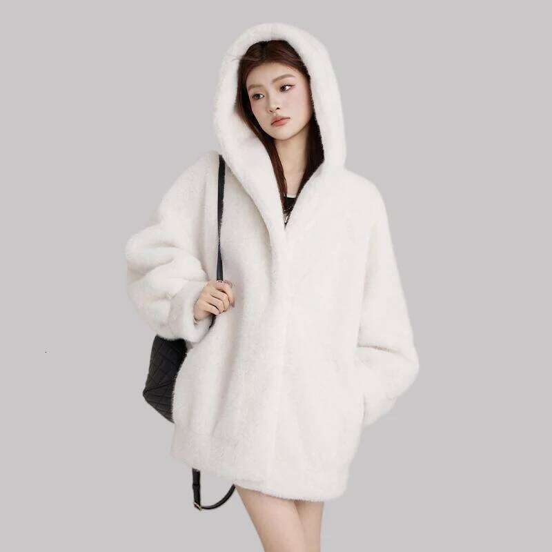 2024New Spring Women Retro Short Faux Leather Fur Coat Clothing Moto Biker Zipper Sheepskin Jacket Long Sleeved Down Collar