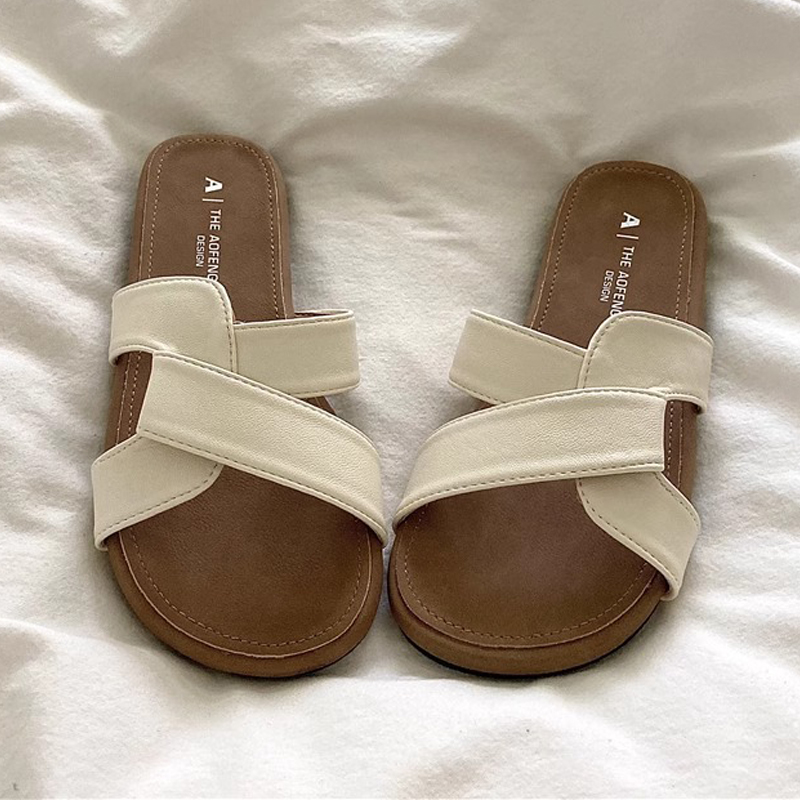 2025 designer sandals women slides summer beach slippers casual daily slip-on sliders fashion soft leather outdoor wearing for womens shoes flats flip