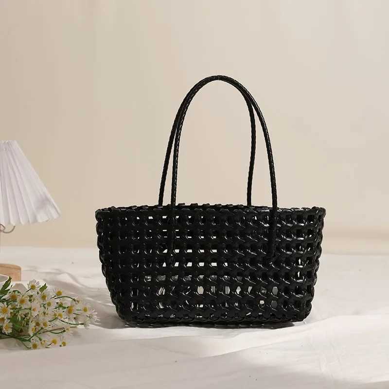 Hollow out Plastic Woven Straw Bag Womens Beach Vacation Style Versatile Handbag Simple Solid Color New Fashion Shoulder Bag Y250603