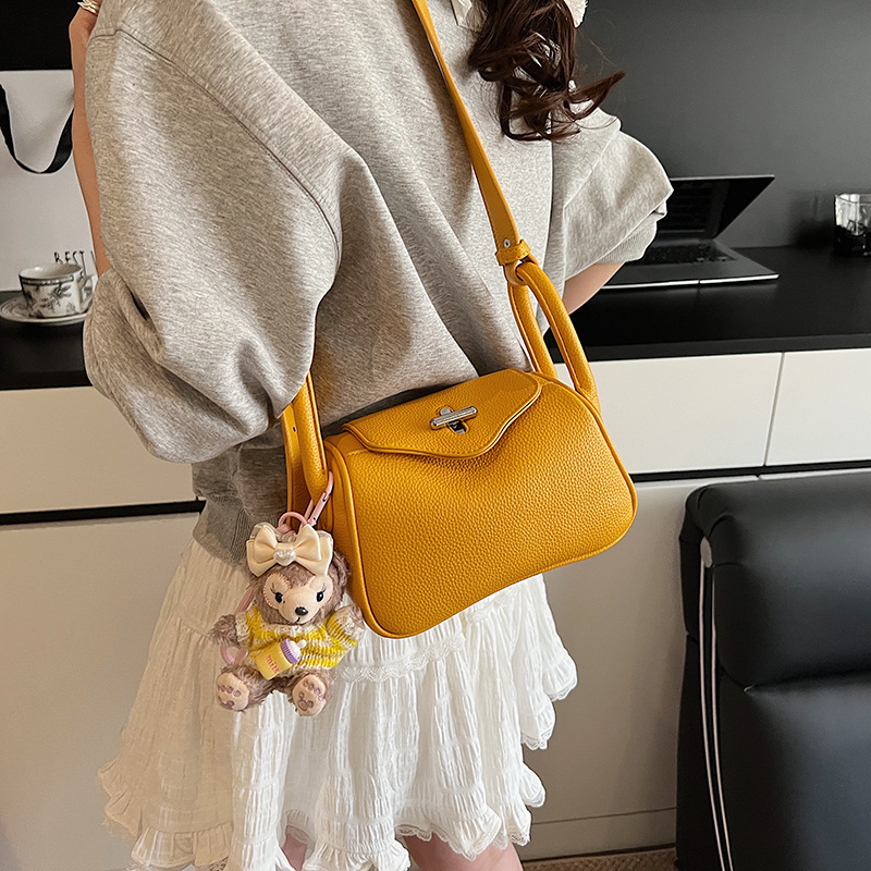 designer Niche High-End Underarm Bag for Women 2025 New Simple Fashion Lychee Texture Versatile Commuter Crossbody Pillow Bag