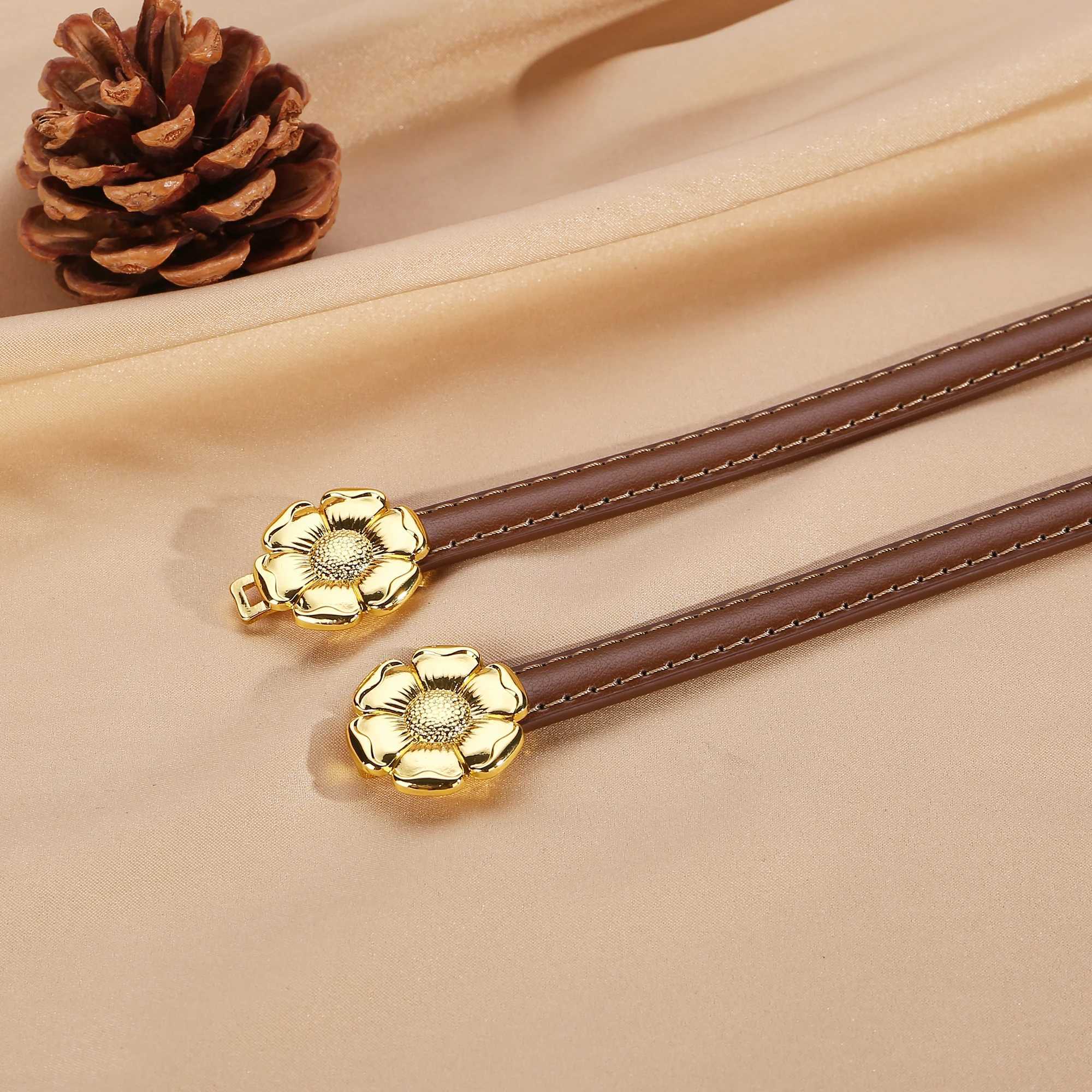 Elegant Thin Belts for Women Solid Color Leather Belts Womens Flower Alloy Buckle Adjustable Belts for Jeans Dress XJ250602