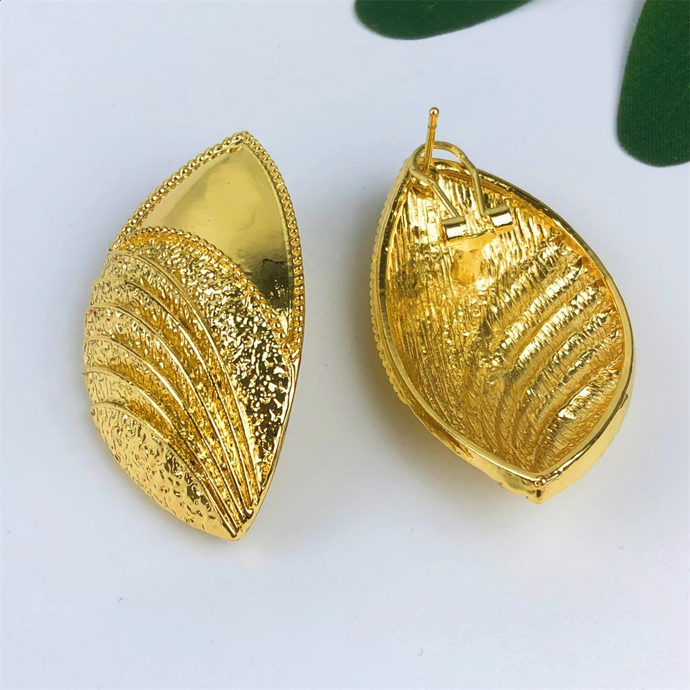 ESALE Selling Dubai Earrings Pendant Necklace Jewelry Set Nigerian Gold Color Jewelry Sets For Women Wedding Party 250530
