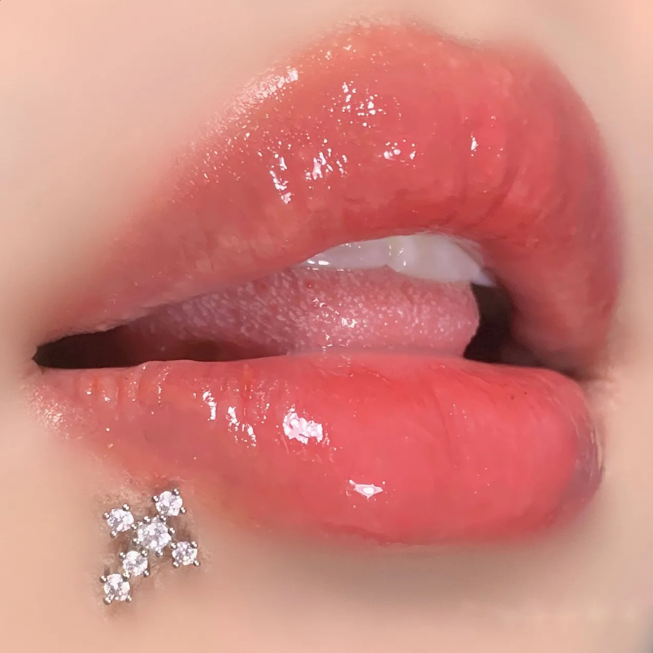 1pc Shiny Zircon Cross Lip Stud Stainless Steel Punk Cool Style Labret Piercing Silver Color Ear Accessories Ins Fashion Jewelry 250530