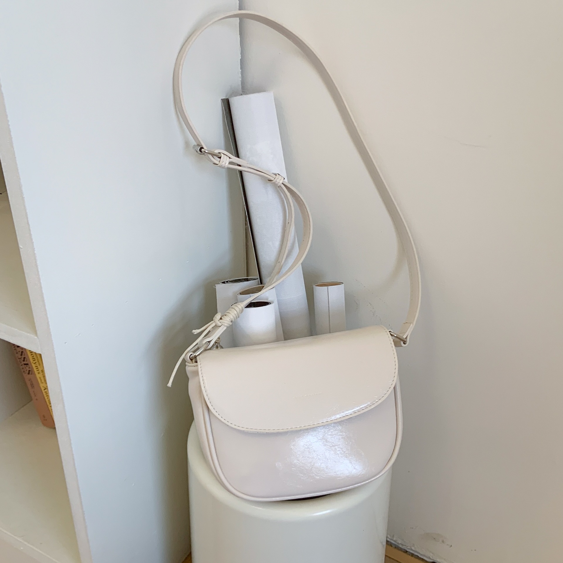 designer Niche Design Small Bag for Women 2025 New Summer Fashion Simple Shoulder Crossbody Bag Casual Underarm Saddle Bag