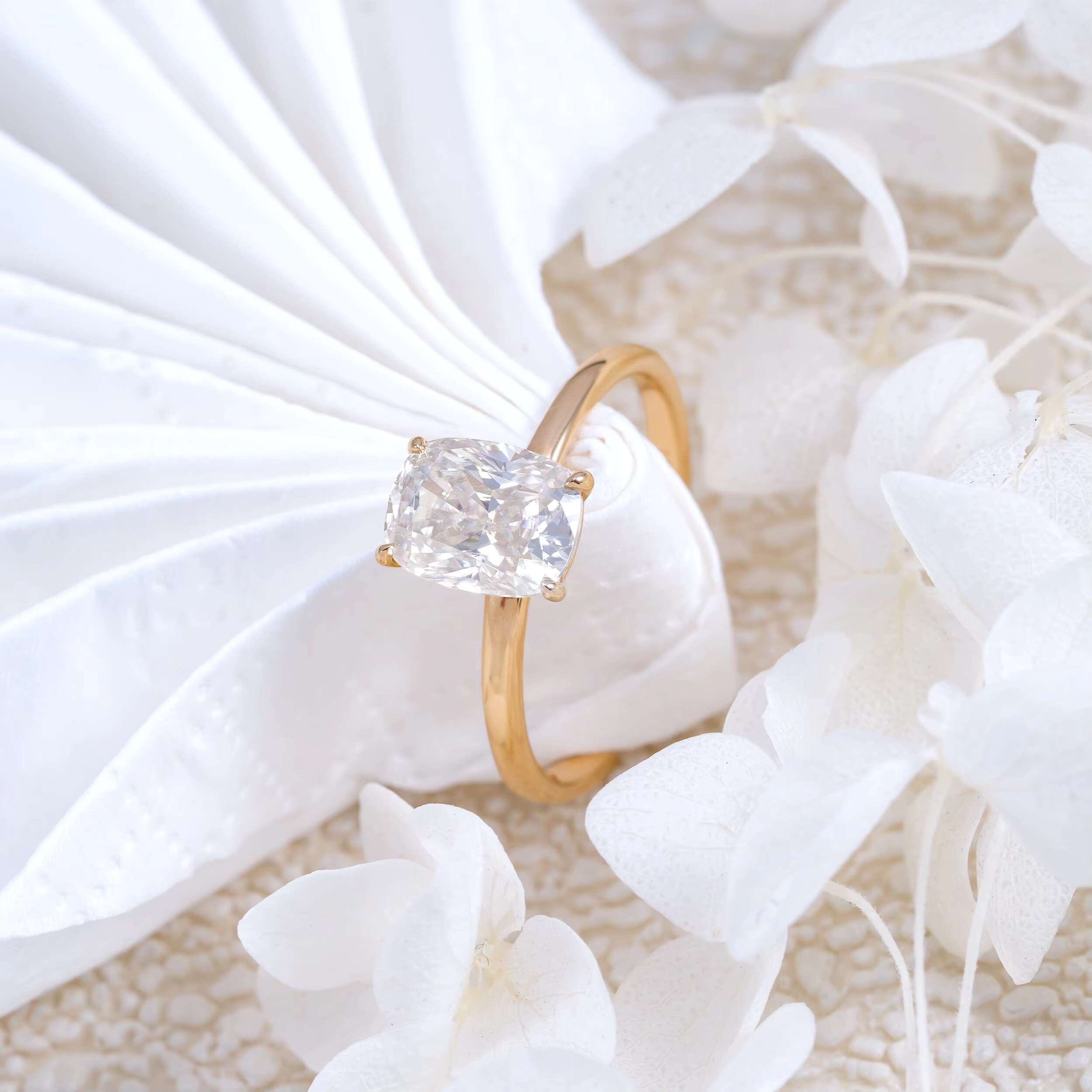 Stylish Classic Design Women Engagement Ring Wedding Jewelry Fine Jewelry 2G 2CT Cushion Cut VVS 14K Moissanite Ring