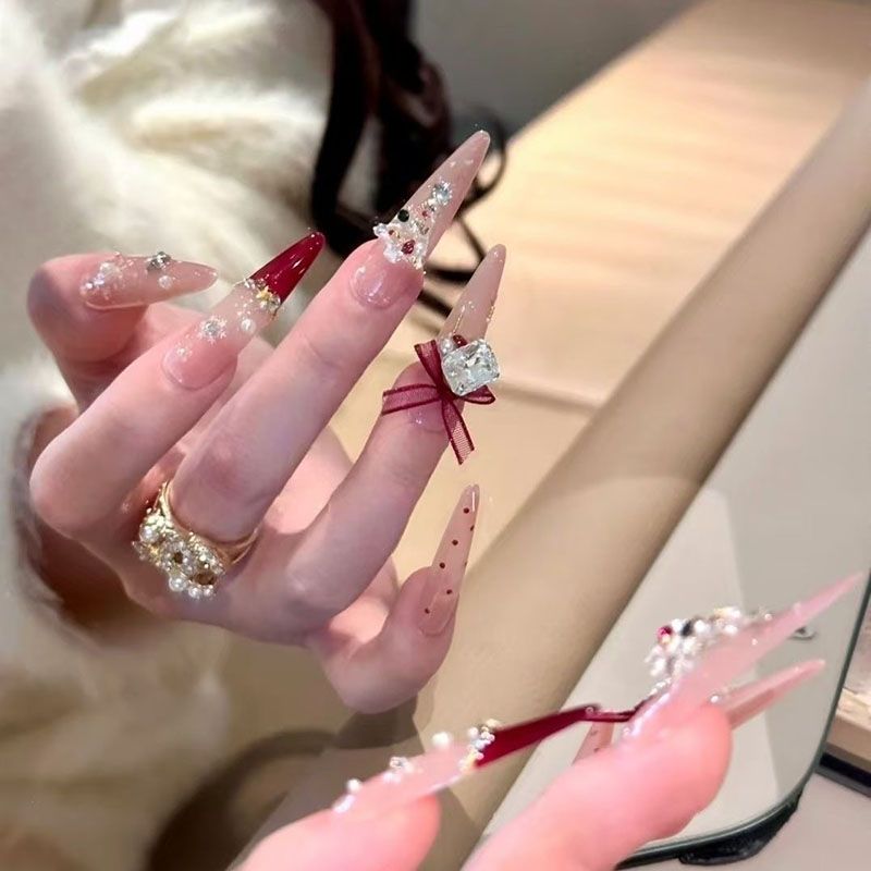 Wholesale Popular handmade nail art for Christmas snowflakes, French bows, luxurious and sparkling gemstones, diamonds, and gold princess nail art