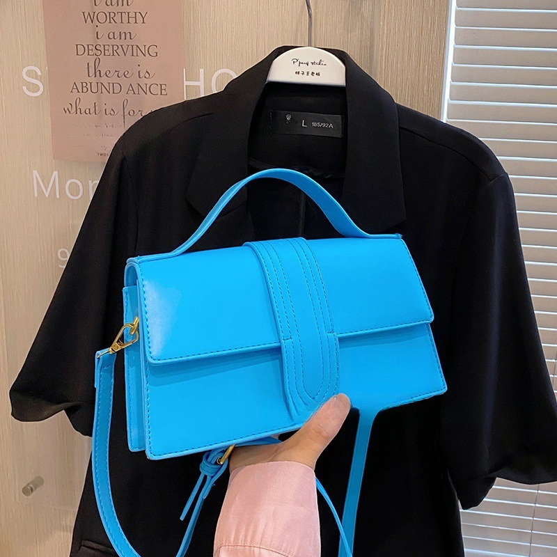 High quality brand new high-quality free designer bag new simple letter shoulder bag niche popular multi-functional crossover square bag new free desi