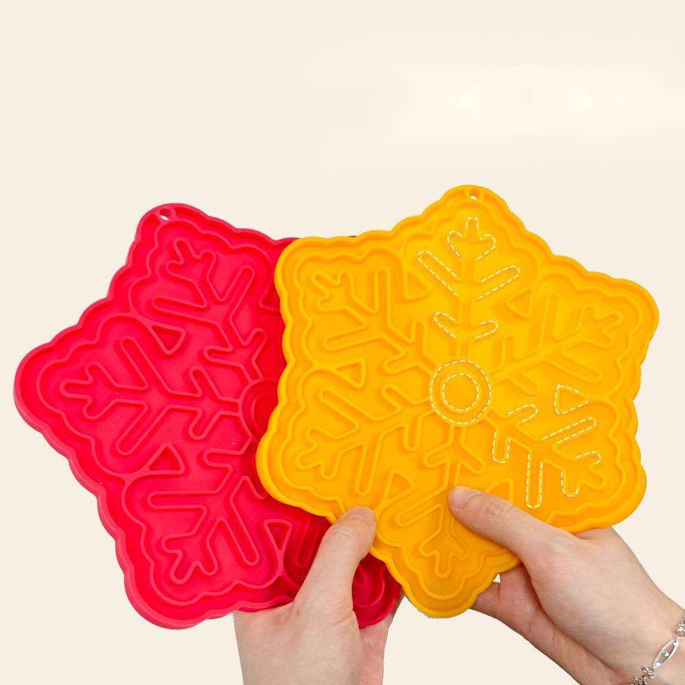 Dog Lick Slow Feeder Silicone Pet with Suction Cup Feeding Mat Anti-Choke Anti-Spill Training Plate Cat