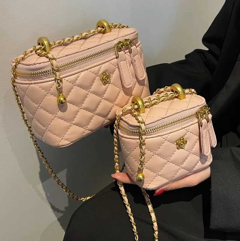 Womens Quilted Chain Shoulder Bag Fashionable Box Shape Retro Style Crossbody Bag Quality Material New Hot Sale Of The Season M Y250603
