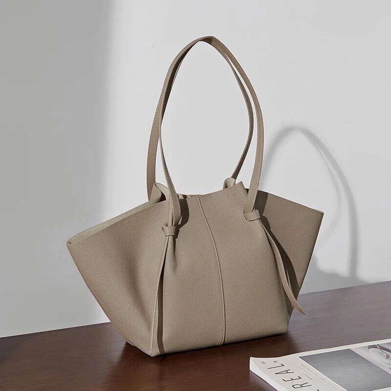 Versatile Commuting Handbag,Head Layer Cowhide Large Capacity Tote Bag, Genuine Leather Women's Fashionable Bat Bag