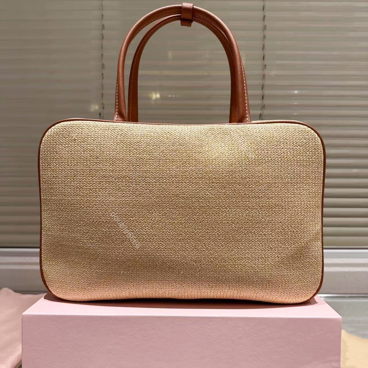 Designer briefcase Beach Bag Tote Women's straw woven Fashion handbag Luxury Summer Vacation Shoulder Bag Large capacity shopping bag Messenger bag woven bag