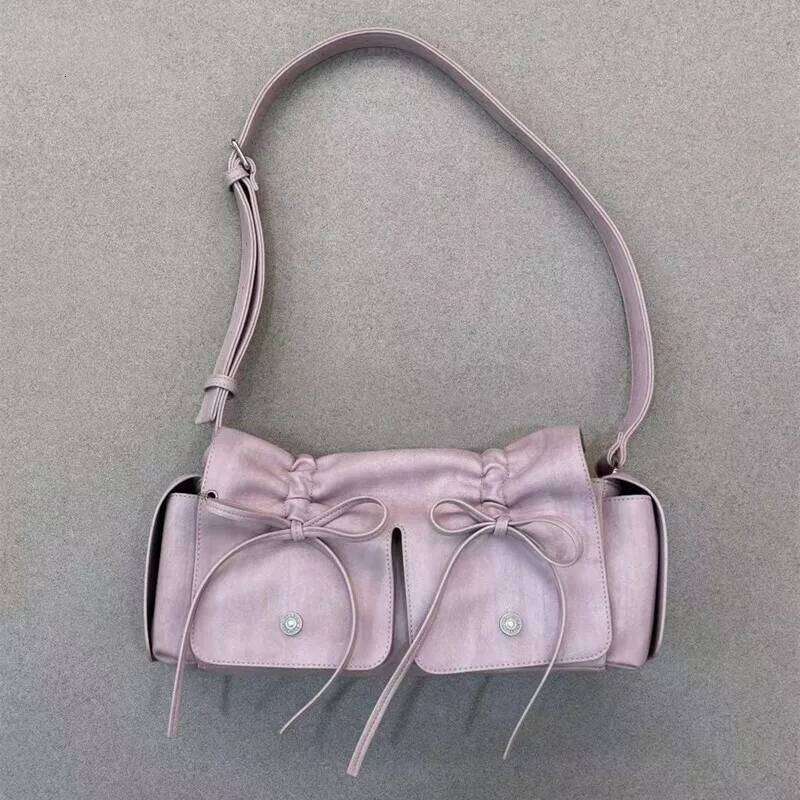 Celebrity's Same Wasteland Style Dark Versatile Pleated Drawstring Handbag 2024 New Shoulder Crossbody Women's Bag