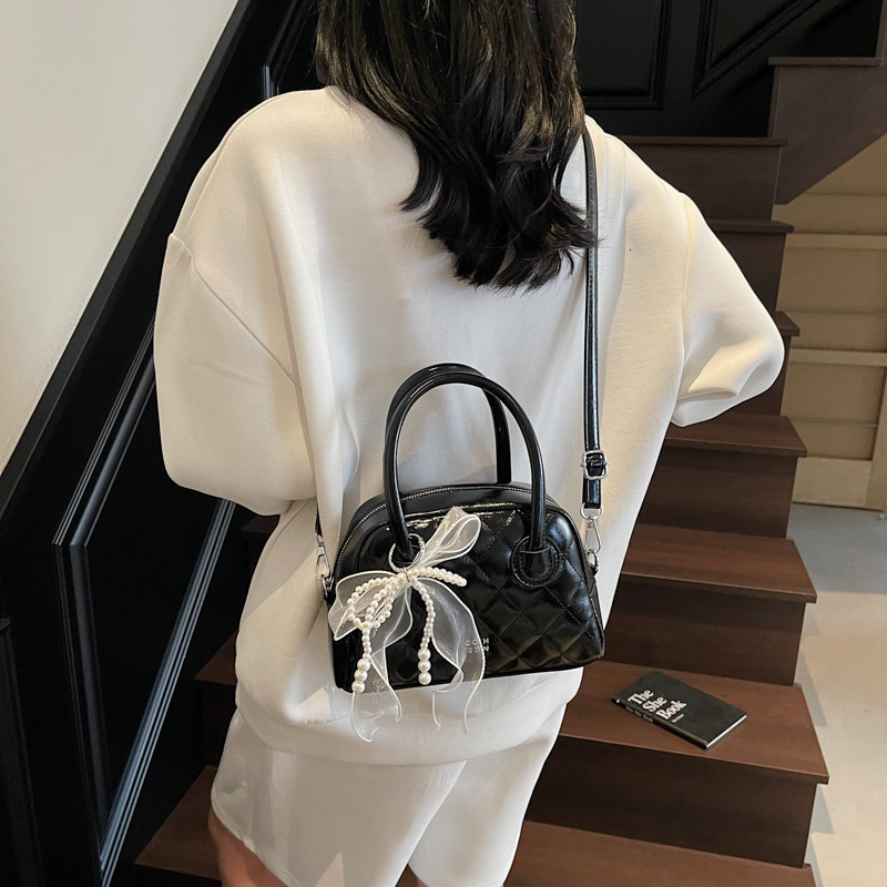 designer Korean Style Quilted Embroidered Handbag 2025 New Fashion Versatile Boston Bag Niche Design Shoulder Crossbody Bag