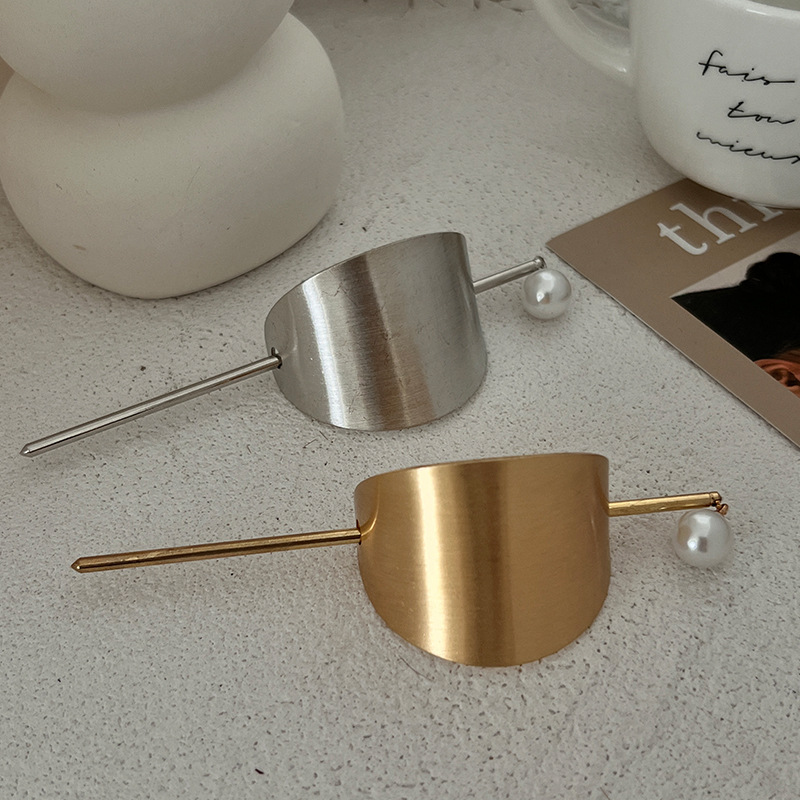Newly Launched European and American Style Pearl Hair Accessories Hot Selling Hairpins and Irregular Hairpins for Back of Head Updos Niche Style