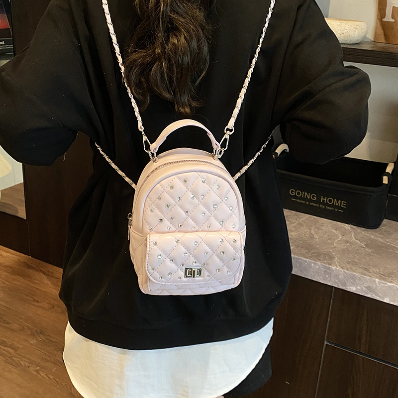 designer 2025 Spring Summer New Quilted Embroidered Chain Small Backpack for Women Fashion Trendy Rhinestone Outdoor Versatile Backpack