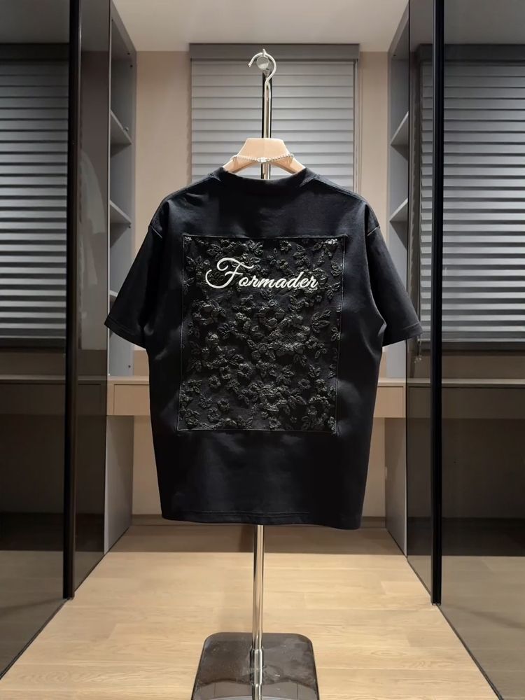 2025 Summer New 3D Relief Short Sleeve T-shirt for Men, with a niche design featuring embroidered half sleeves and a simple yet stylish designer