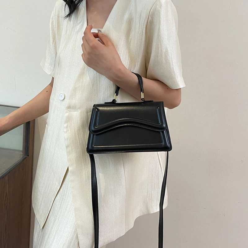 Womens New Flip Small Handbag Fashion Solid Color Shoulder Bag Y250603