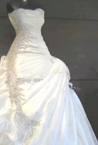 Real Images 2025 A-Line Wedding Dresses - Strapless Sweetheart Neckline With Ruffled Skirt Bridal Gowns F0207