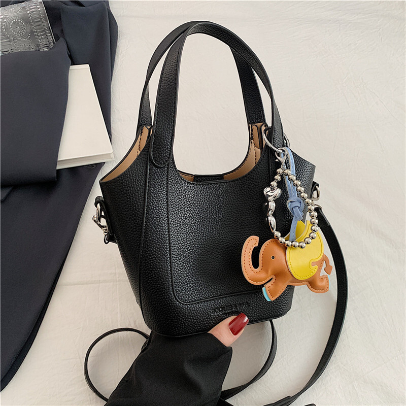 designer High-Quality Texture Simple Handheld Bucket Bag for Women 2025 New Spring Summer Korean Fashion Retro Single Shoulder Crossbody Bag