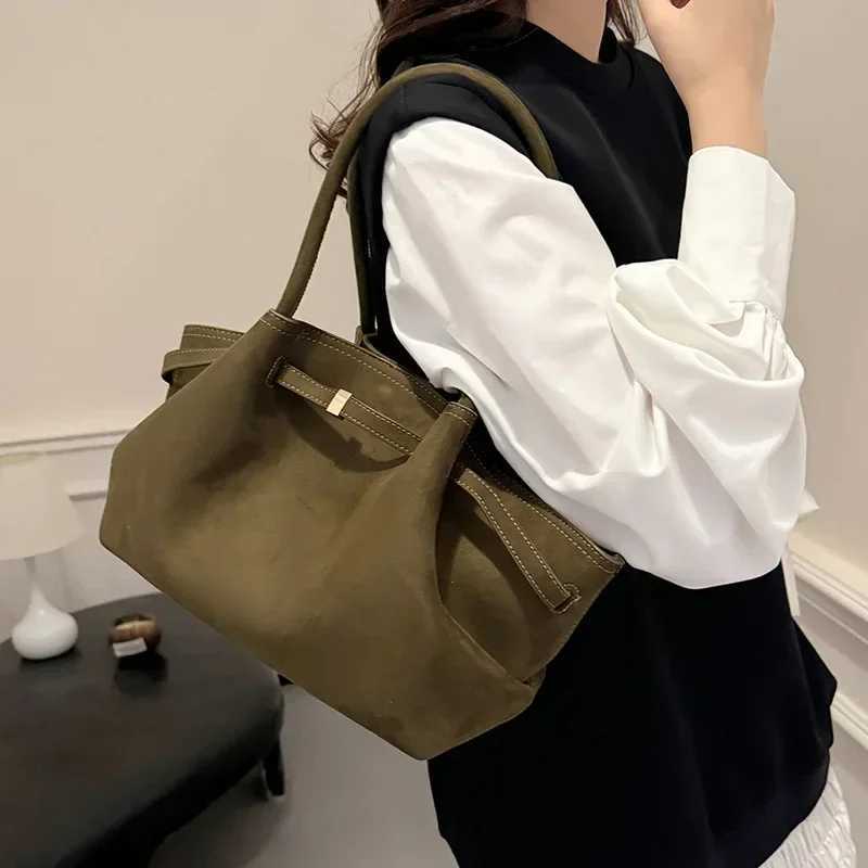2025 Trend Women Niche Handbag Multifunctional Large Capacity Retro Shoulder Bag Wedding Tote Commuter Underarm Bag Handbag W250602