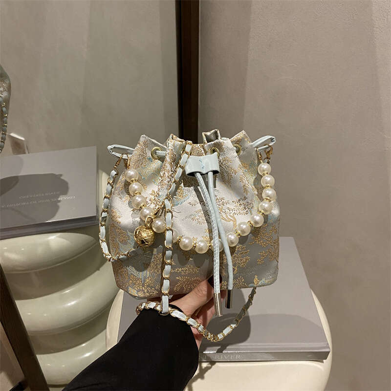 Chinese Style National Trend for Women 2025 New Fashionable Handbag Fashion Bucket Niche Design Shoulder Crossbody Bag