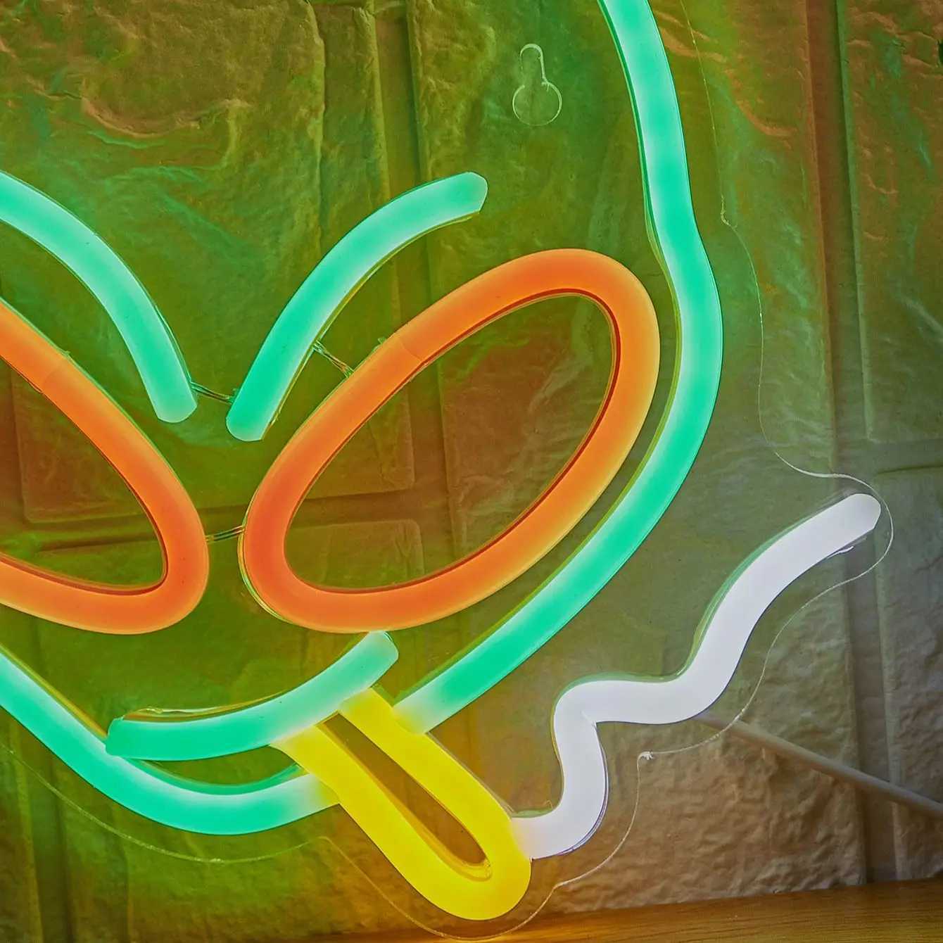 Chi-buy LED Neon Alien Smoking Neon Signs Night Light 3D Wall Art Game Room Bedroom Living Room Decor Lamp Signs XJ250602