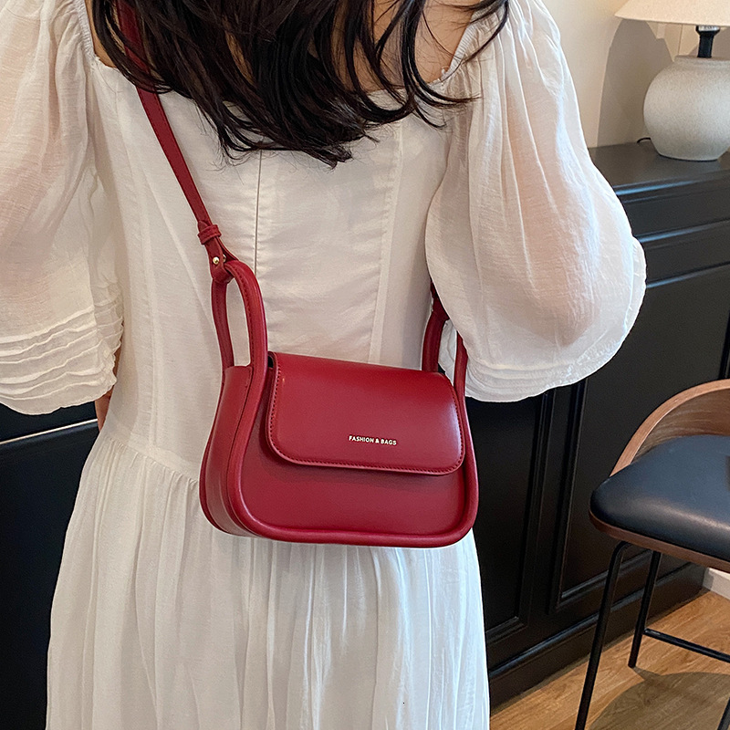 designer High-Quality Texture Small Bag for Women 2025 New Trend This Year Versatile Simple Small Square Bag Niche Shoulder Crossbody Bag