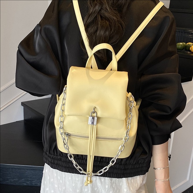 designer 2025 New Fashion Simple Trendy Small Backpack for Women casual bag Fashion Chain Solid Color Lightweight Outdoor Double Shoulder Bag for Wome