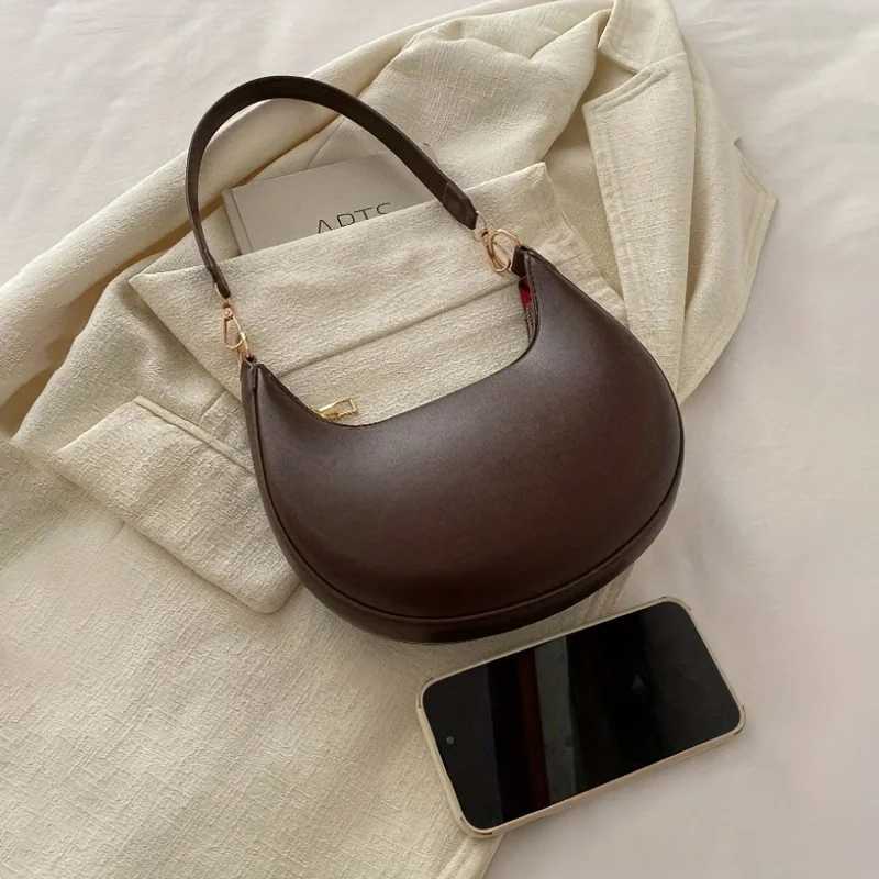 New Fashionable High-end Moon-shaped Baseball Bag Showing Luxury Womens Single Shoulder Bag Y250603