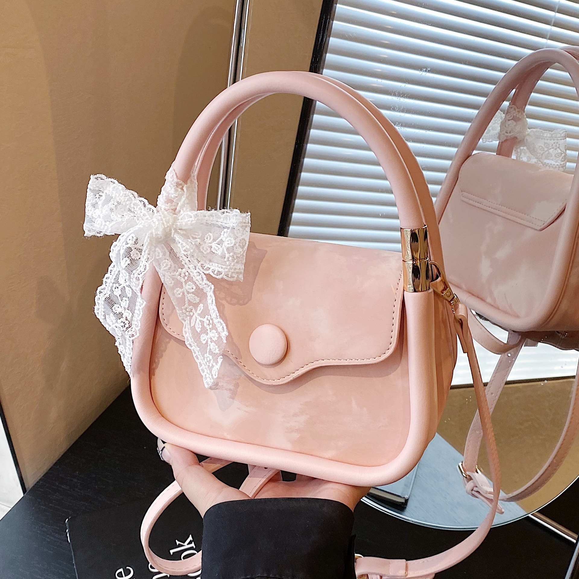 designer Trendy Small Handbags for Women 2025 New Fashionable Handheld Small Square Bags Summer High-end Shoulder Crossbody Bags