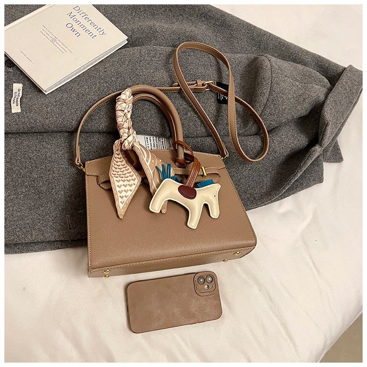 Top Quality Brand, Premium New Style Free Delivery Design Bag Winter New Style Handbag Large Capacity Fashionable Crossbody Bag Stylish Texture Should