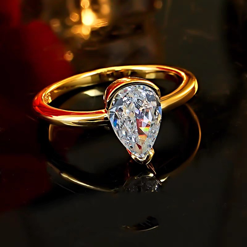 2025 Choucong Luxury Wedding Rings Noble Jewelry Real 100% 925 Sterling Silver Pear Cut White Moissanite Diamond Party Eternity 18K Gold Women Bride R
