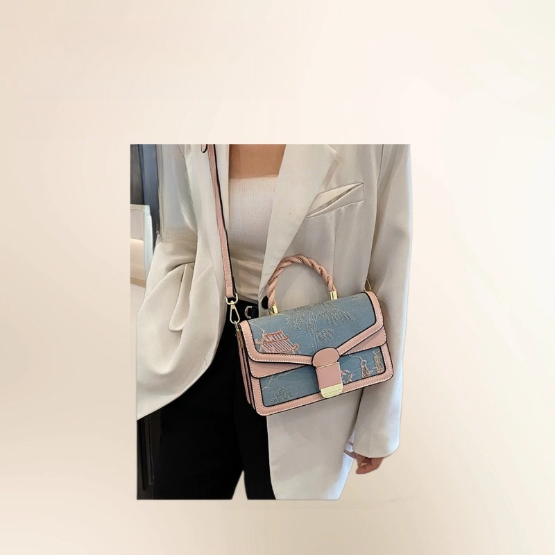 High Quality New Style 2025 New Style Butterfly Bags Small Square Bag Simple Shoulder Crossbody Bag Fashion Handbag for Women New Free Delivery Design