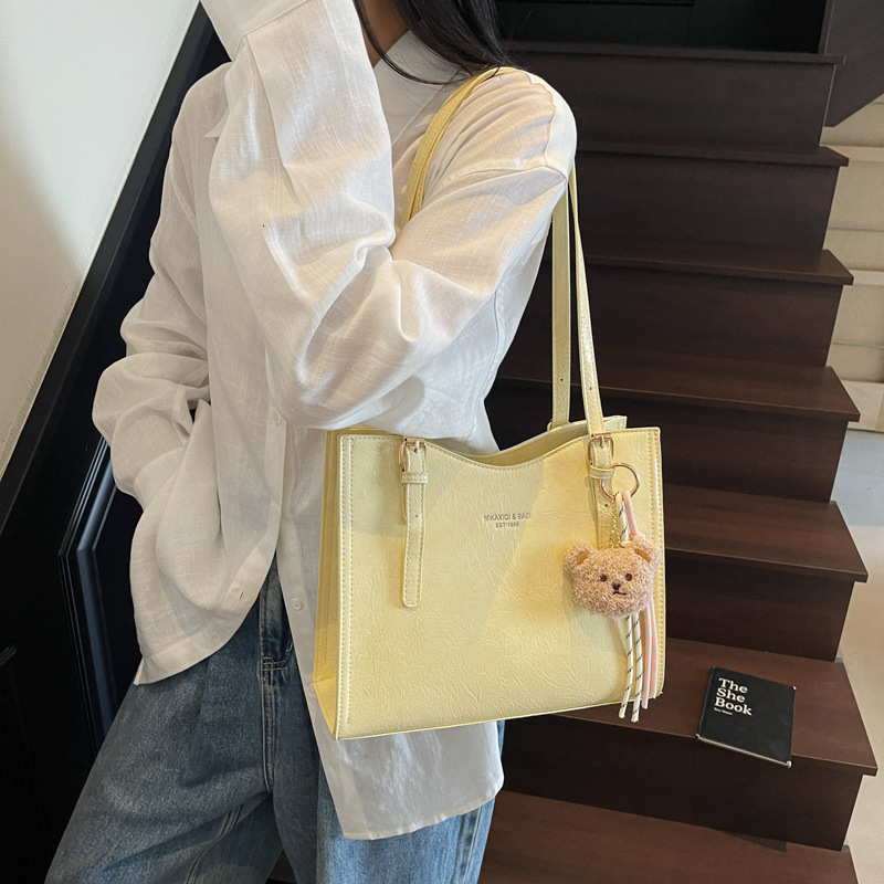 designer High-end 2025 Summer New Trendy Fashion Casual Shoulder Bag for Work Commute Underarm Bag Large Capacity Tote Bag
