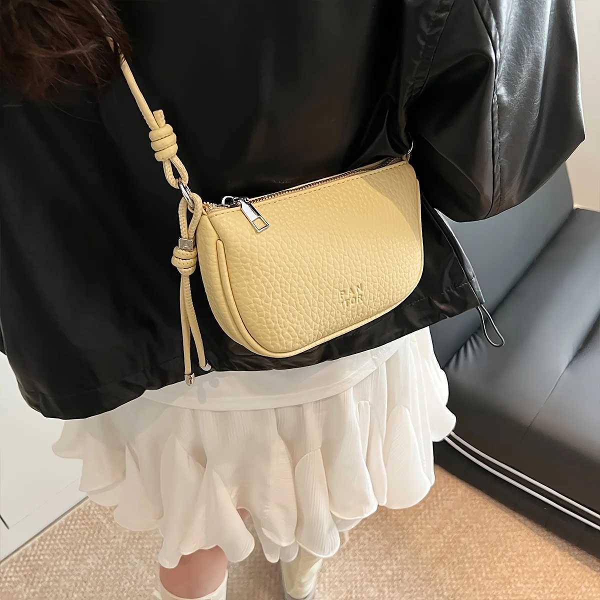 Ladies Crossbody Bag Is Fashionable Versatile Solid Color Exquisite Design Daily Commuting Casual Shoulder Bag Y250603