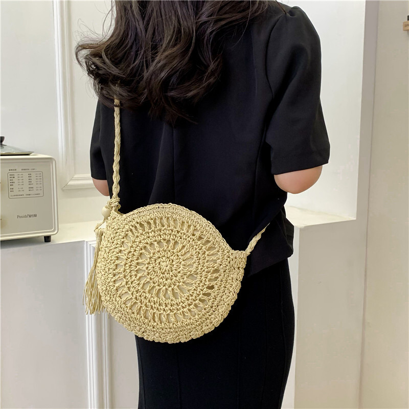 designer 2025 New Handwoven Bag for Women Summer Trend Super Popular Shoulder Bag Beach Vacation Crossbody Straw Woven Small Round Bag