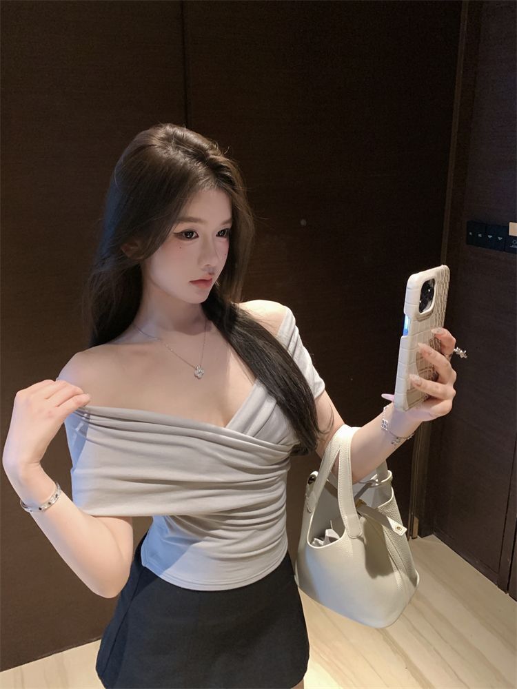 2025 New Spring and Summer Women's T-shirt New French Off Shoulder Ruffle Top Summer New Design Sense One Shoulder Elegant Designer Slimming Wome