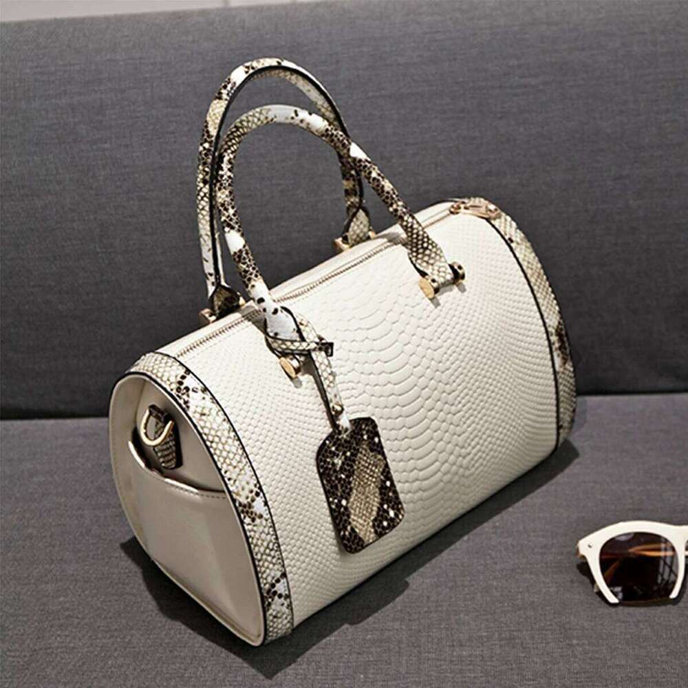 2024 New Women's Fashionable Snake Pattern Boston Handbag, Large-Capacity Multi-Compartment Double Handle, Detachable Strap, Can Be Worn on One S