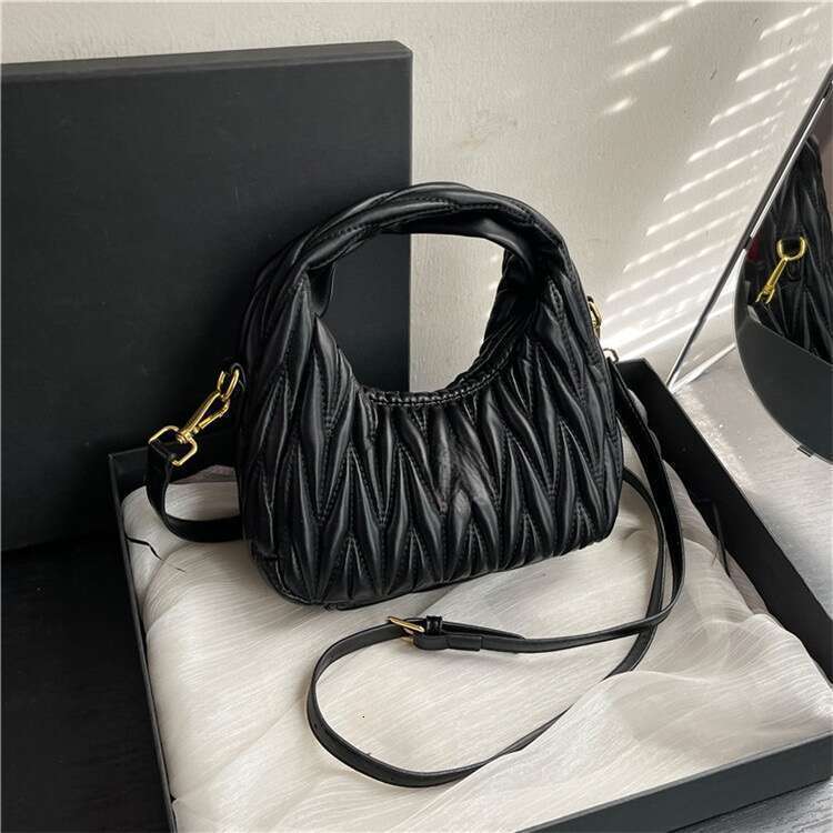 Designer Shoulder Bags for womens Fashion Bag classical Handbag messenger fashionable woman crossbody Underarm bag 22