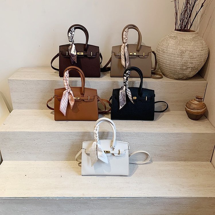 Top Quality Brand, Premium New Style Free Delivery Design Bag Winter New Style Handbag Large Capacity Fashionable Crossbody Bag Stylish Texture Should
