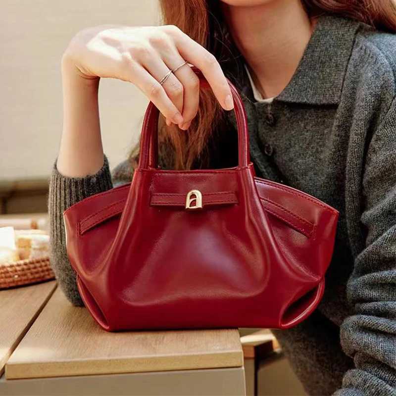 High-end Leather Dumpling Bag All-match Fashion Red Basket Bag Luxury Brand Gold Button Designer Shoulder Commuter Retro Handbag W250602