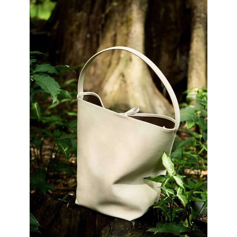 High Quality Cowhide Women Bucket Large Capacity Shoulder Fashion Ladies Genuine Leather Tote Bag For Commuting Shopping