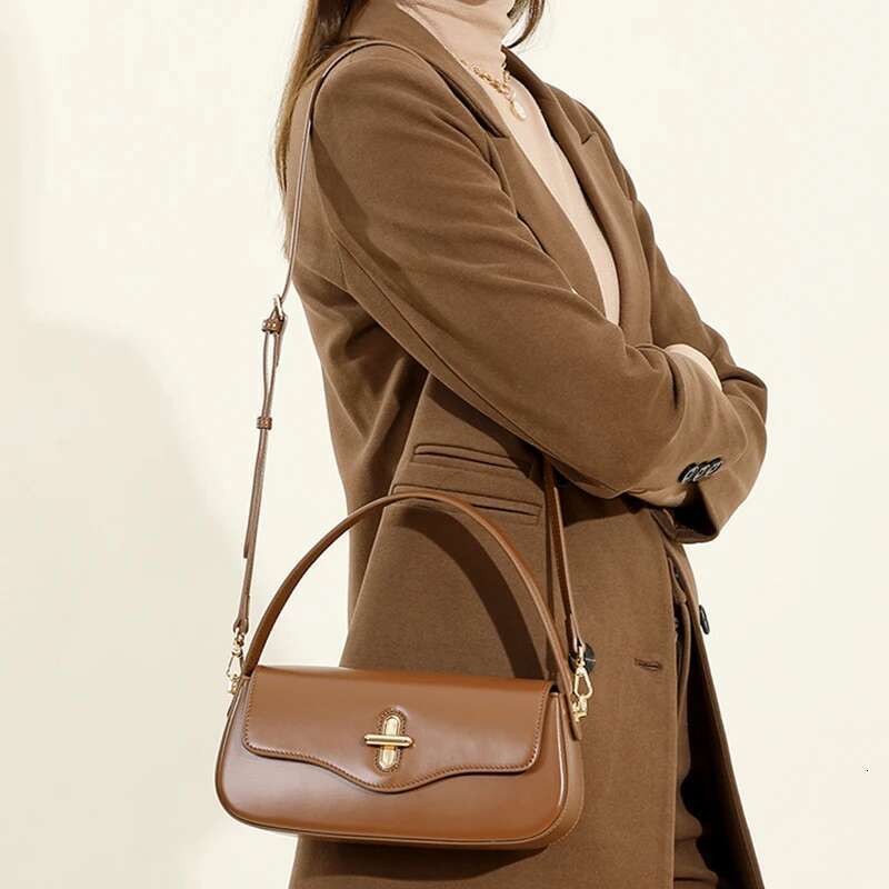 2025 New Genuine Leather Women's Stick Senior Designer Shoulder Bag Fashion Handbag Commuter