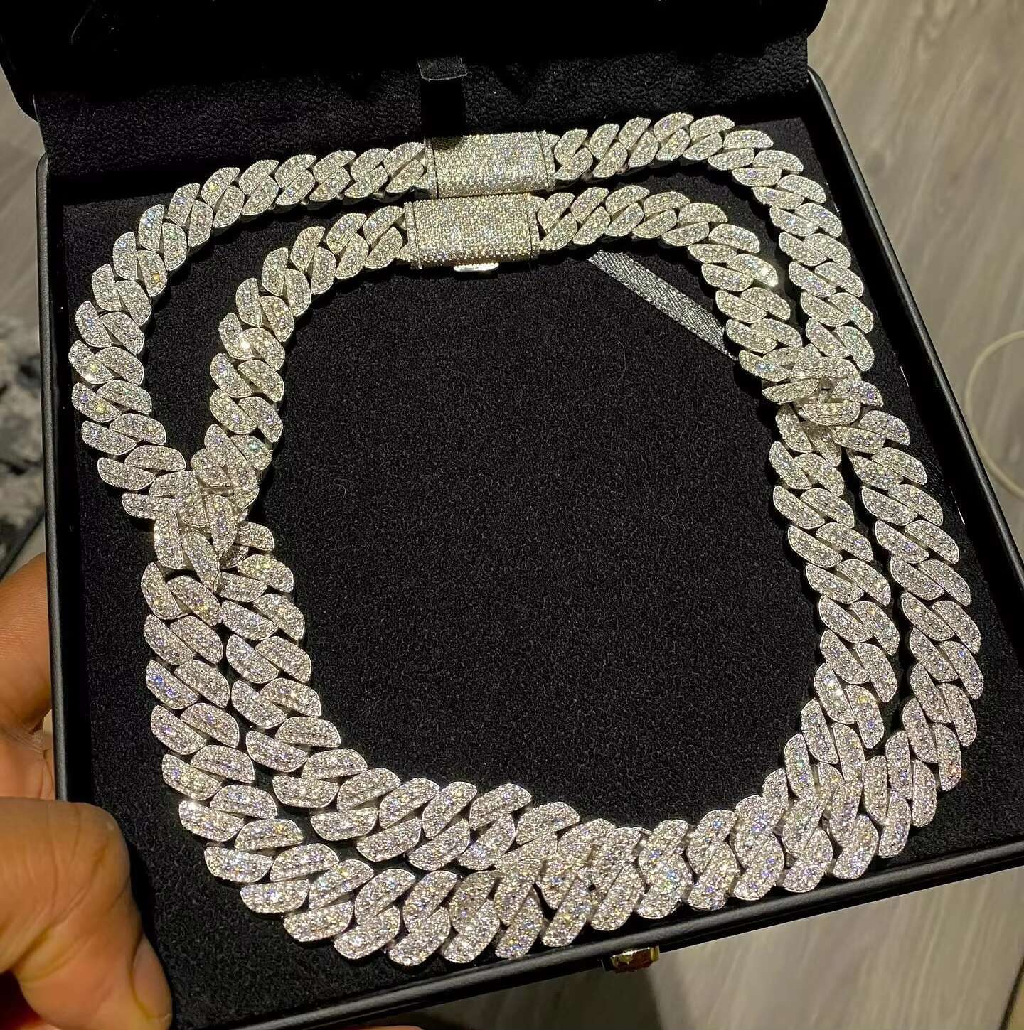 FOXI Jewelry 925 Sterling Silver VVS Moissanite Necklace Miami Cuban Link Chain Iced Hip Hop 925 Silver Diamond Moissanite Chain