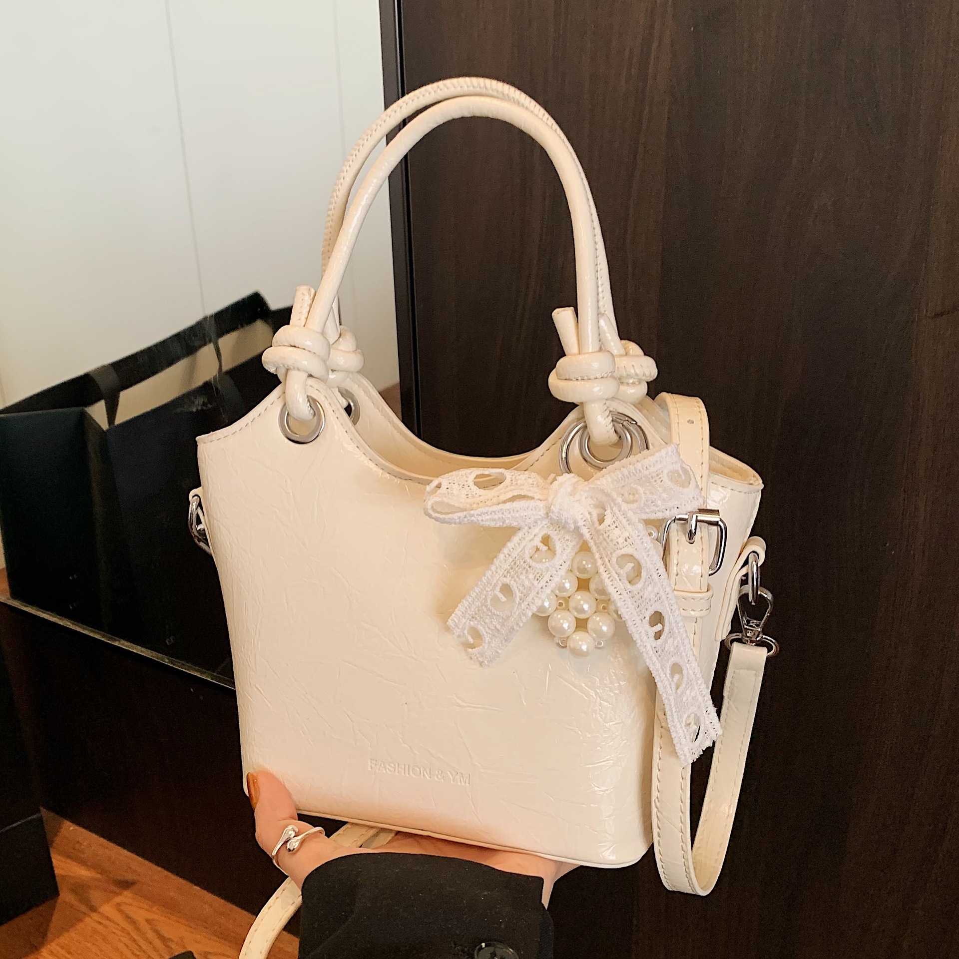 designer Handheld Fashion Bucket Bag for Women Korean Style Ins Shoulder Bag 2025 New Simple Versatile Casual Crossbody Handbag