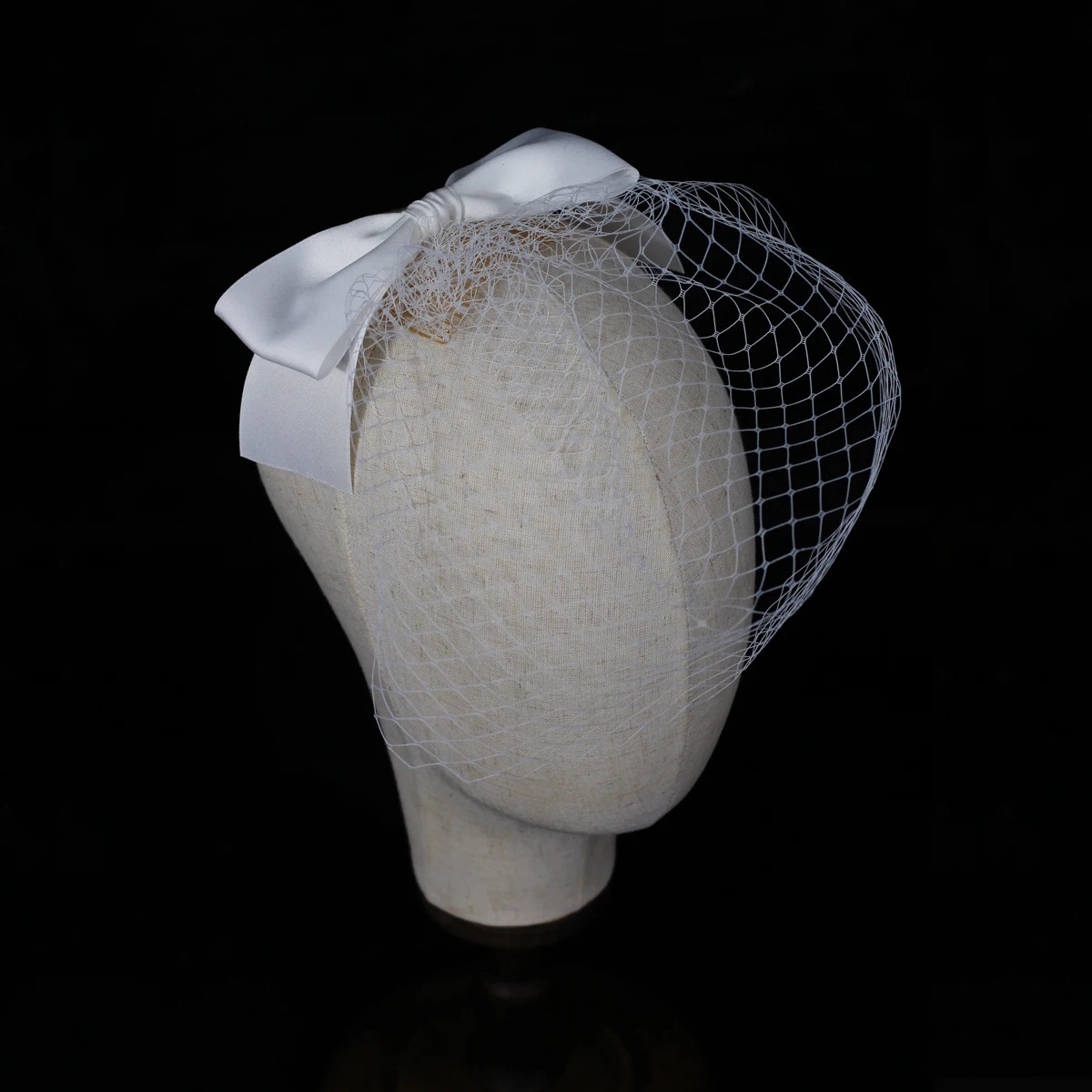 CC Short Veil Women Wedding Accessories Engagement Hair Ornaments Butterfly Shape Blusher Veils With Combs One Layer Satin V803 250530