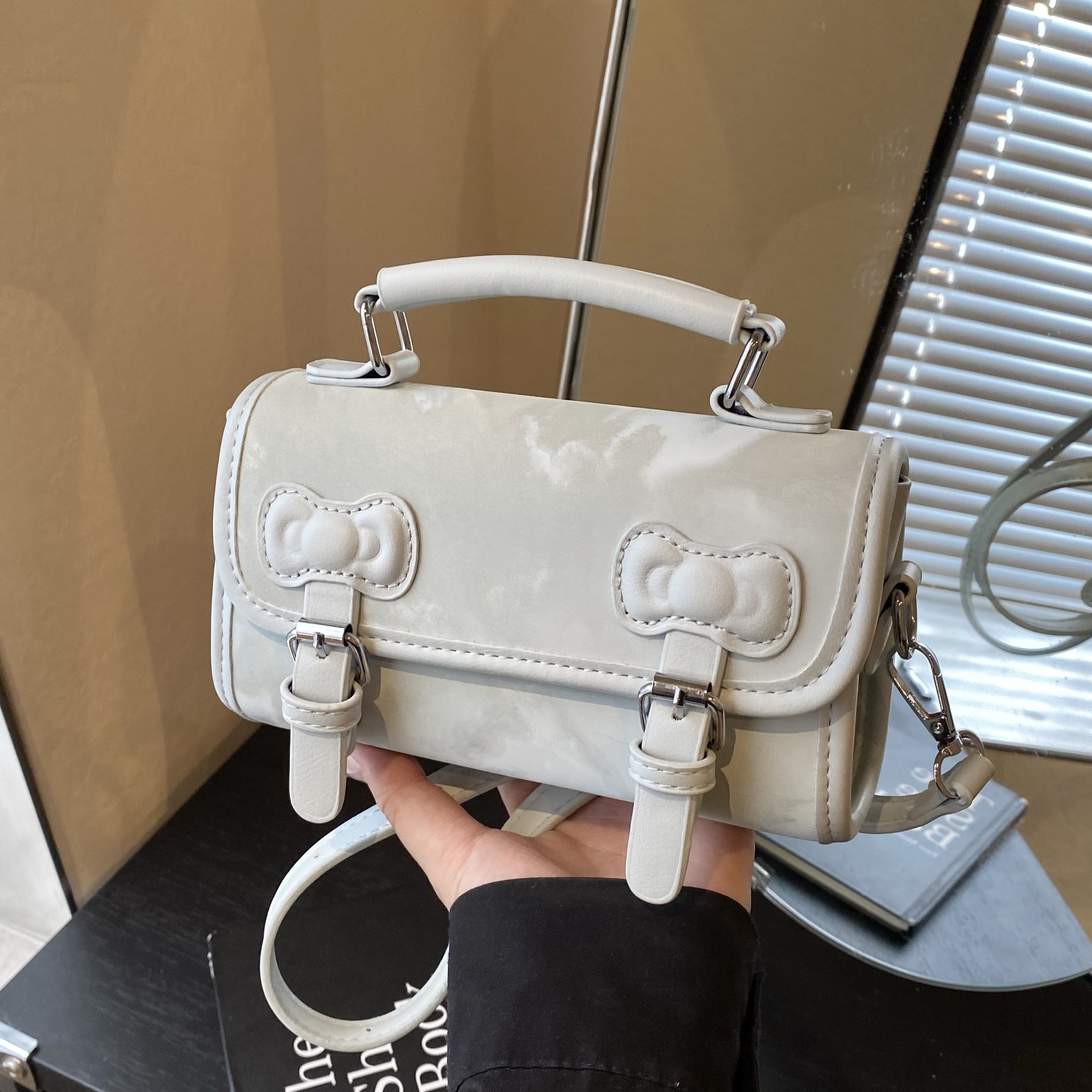 designer High-Quality Texture Handbag for Women 2025 New Summer Trend Versatile Crossbody Bag Fashionable Shoulder Small Square Bag