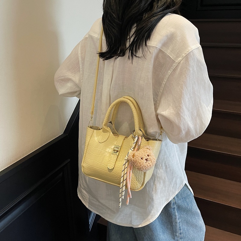 designer Korean Style Niche Design Handheld Bucket Bag for Women 2025 New Trendy Fashion Versatile Crocodile Pattern Shoulder Crossbody Bag