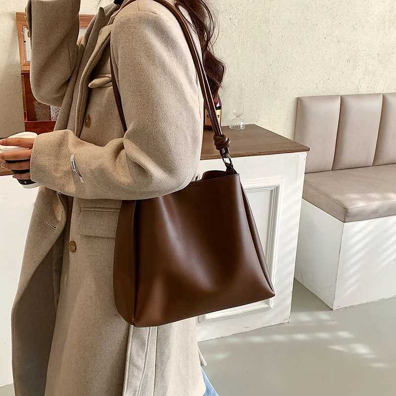 Retro Versatile Women Shoulder Composite Bags Fashion Commuter Ladies Bucket Underarm Bag Pu Leather Female Inner Handbags Tote W250602