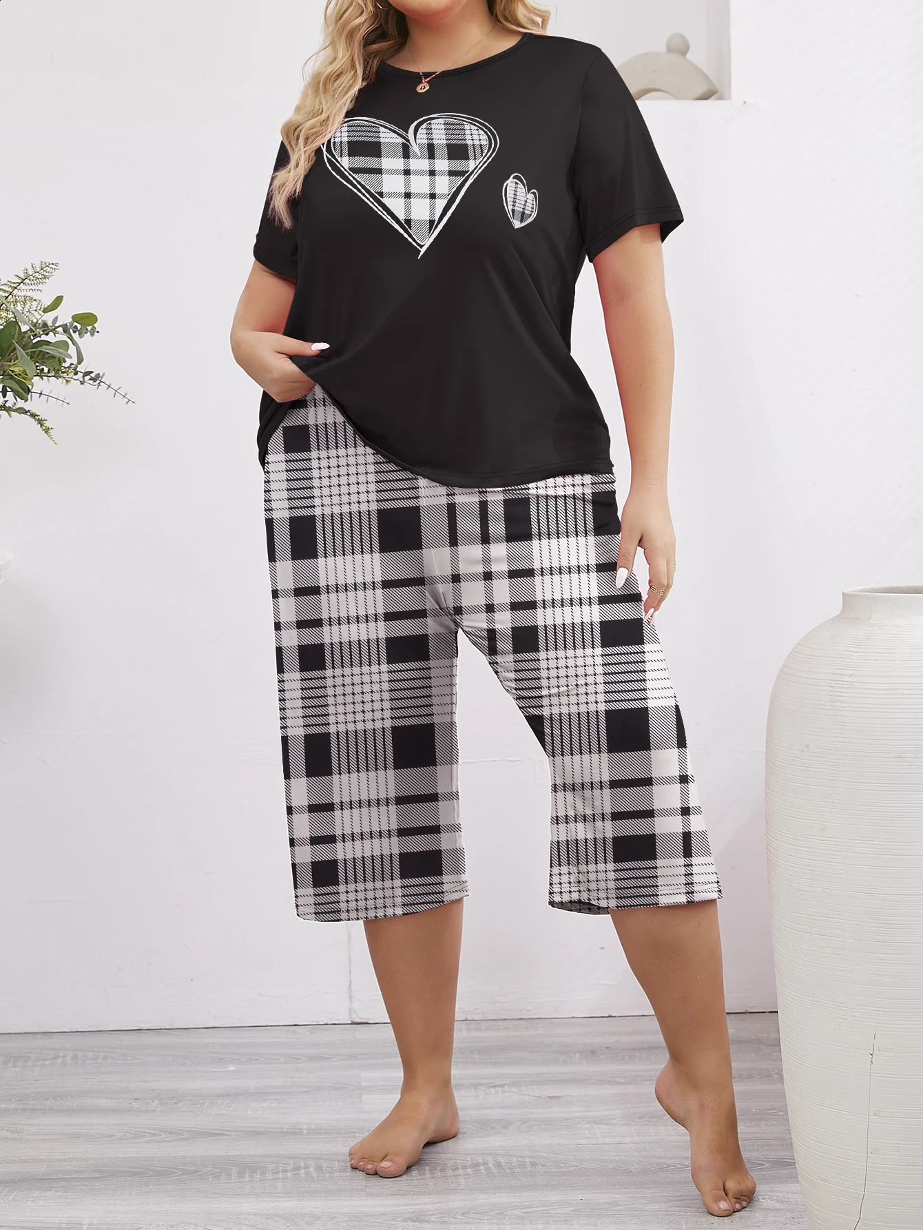 Large size womens pajamas casual round neck short sleeved T-shirt cropped pants home clothing 2-piece set 250530